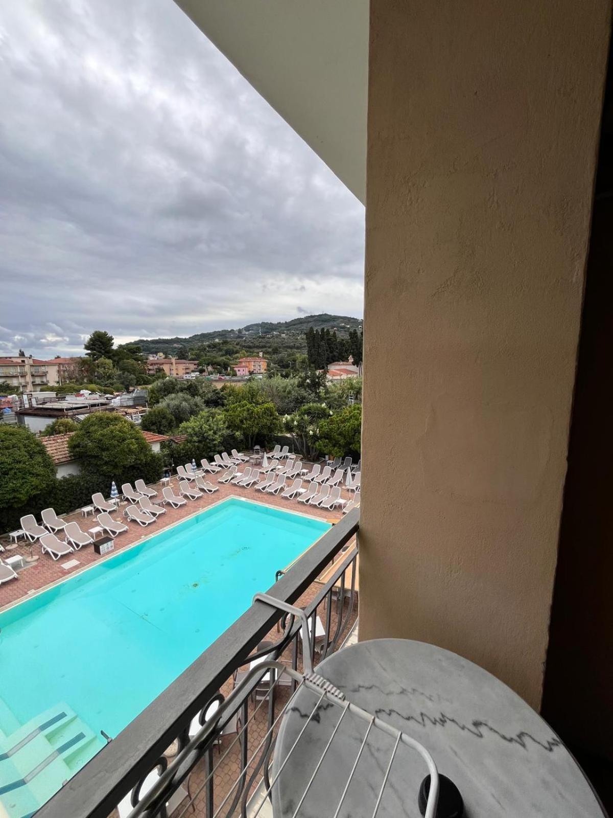 Hotel Delle Mimose Diano Marina Exterior foto
