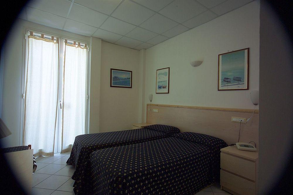 Hotel Delle Mimose Diano Marina Exterior foto