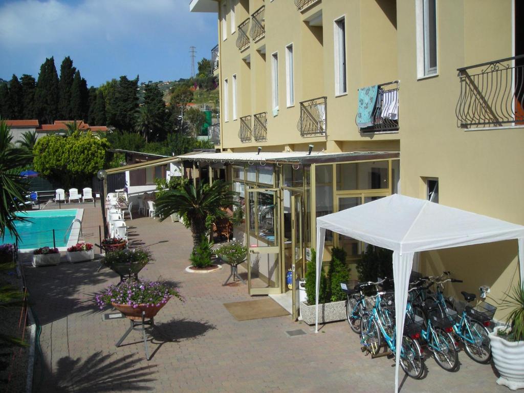 Hotel Delle Mimose Diano Marina Exterior foto
