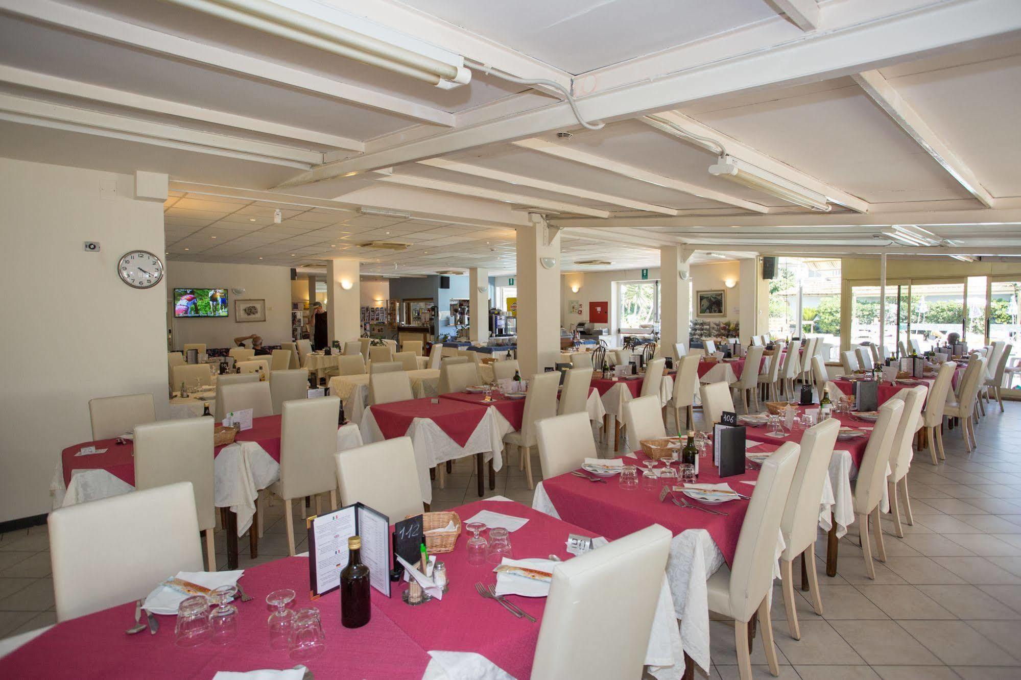 Hotel Delle Mimose Diano Marina Exterior foto